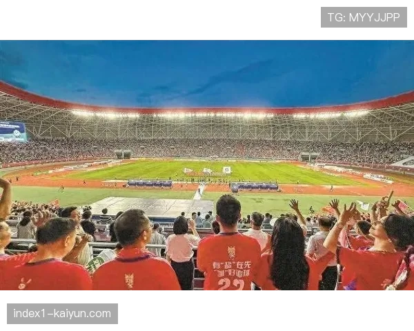 场均近四点八万人上座率 球市回暖印证联赛品质提升